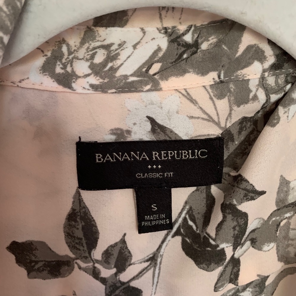 banana republic flora print button up!